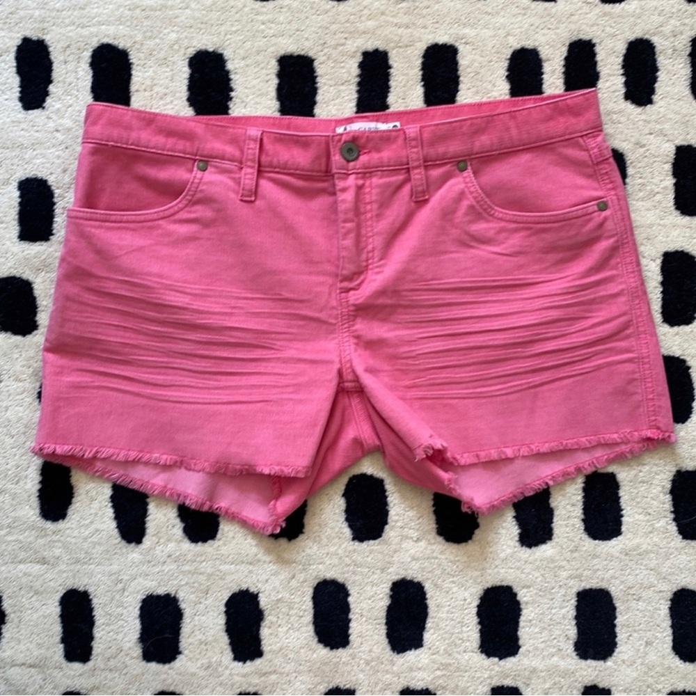 Carve Designs Women’s Oahu 4 inch Corduroy Shorts fuchsia Size 12